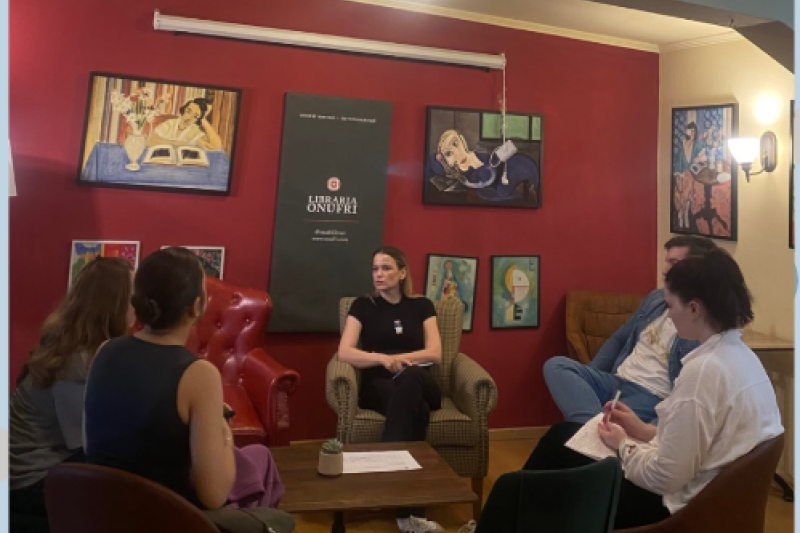 Libri Shëtitës - A Mobile Book Club for Intercultural Dialogue